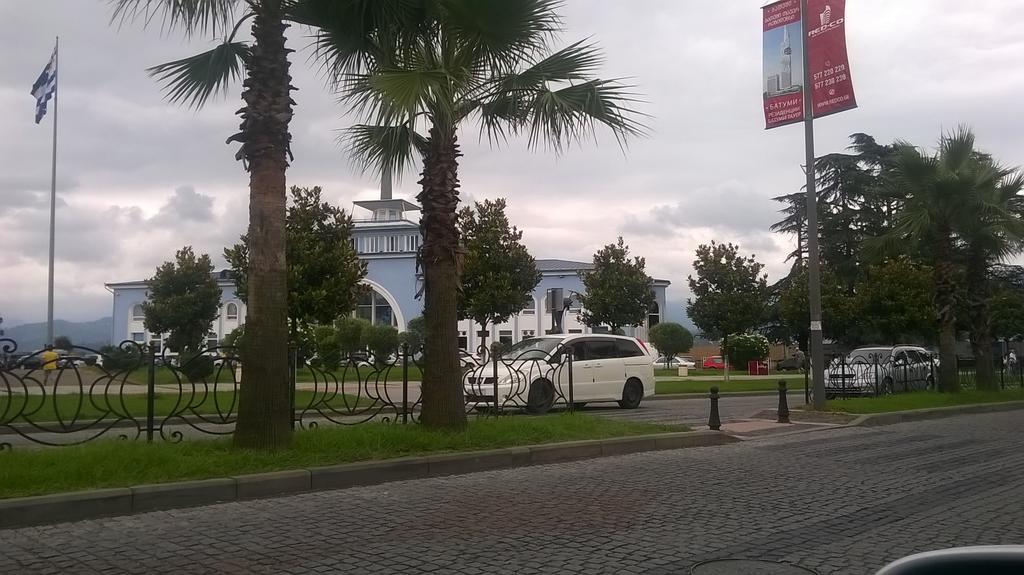 Apartment Melashvili 4 巴统 外观 照片
